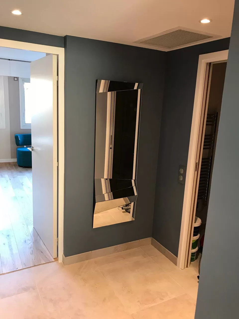 Couloir aménagé du projet Quand 120 m² révèlent tout leur potentiel