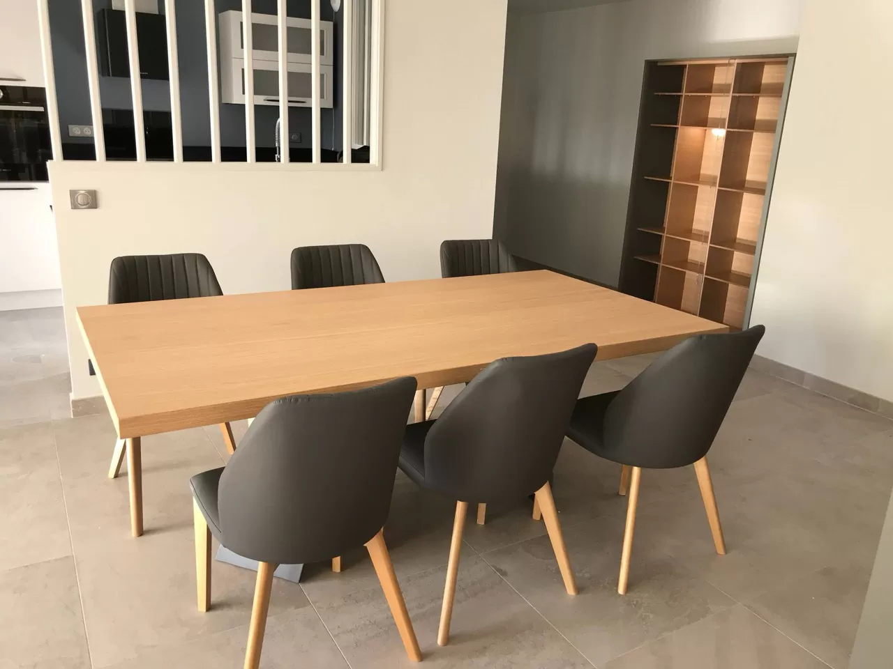 Salle à manger contemporaine du projet Quand 120 m² révèlent tout leur potentiel